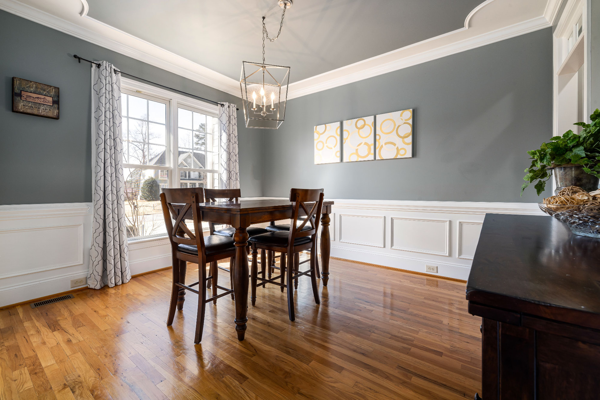 Dining Room Accent & Wainscoting after painting
